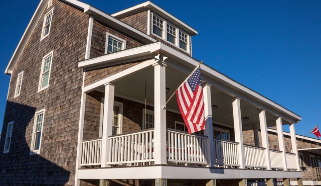 Atlantic Beach Classic Family Cottage