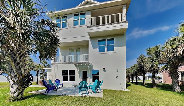 Atlantic Beach House | Spacious Home w. Elevator + Easy Beach Access