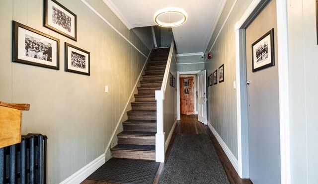 Atlantic Pub & Hotel