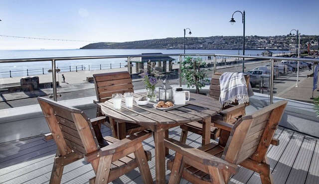 Atlantic View - an apartment that sleeps 4 guests in 2 bedrooms