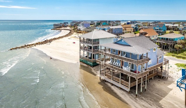 Atlantis - Oceanfront Seating at its Finest!