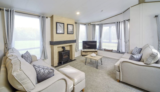 Atlas Lilac Lodge VIP