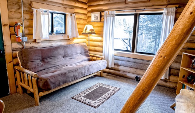 Atmospheric woodland cabin with firepit, near Glacier & Flathead Lake
