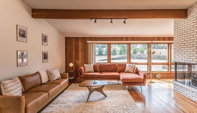 Atomic Ranch - 8 minutes to downtown Greenville