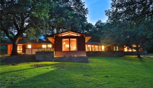 Atomic Ranch House at Stardust Retreat, 2 Hilltop Acres