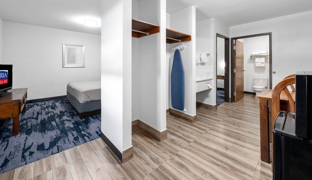 Atria Hotel and RV McGregor