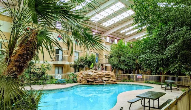 Atrium Inn