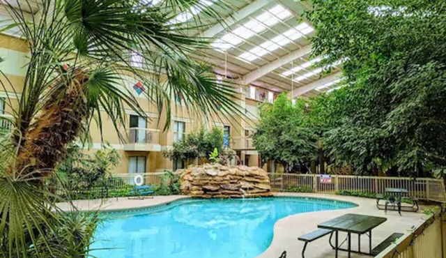 Atrium Inn