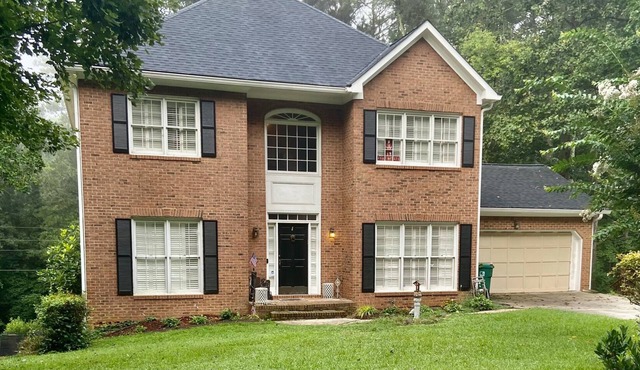 Attached apartment in Smyrna, GA. Close to everything and even downtown Atlanta!
