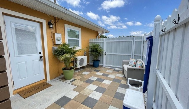 Attached Apartment-private patio-centrally located