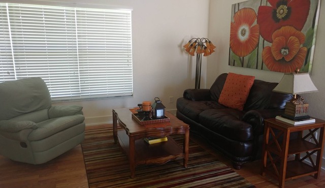 Attached villa close to beaches, shopping, and restaurants.