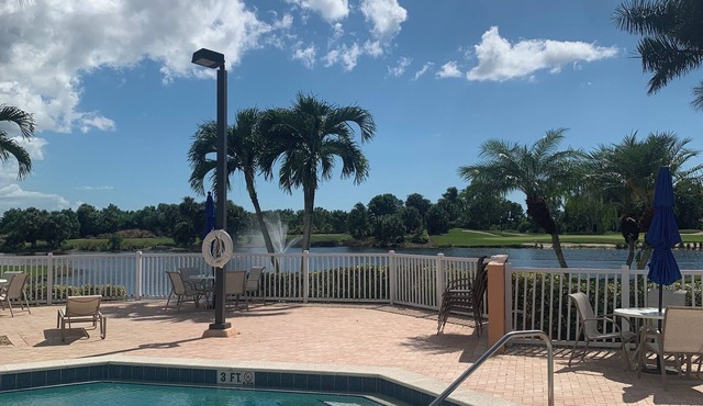 ATTENTION GOLF LOVERS/HAMMOCK BAY GOLF COURSE, NAPLES FL./CLOSE TO BEACHES