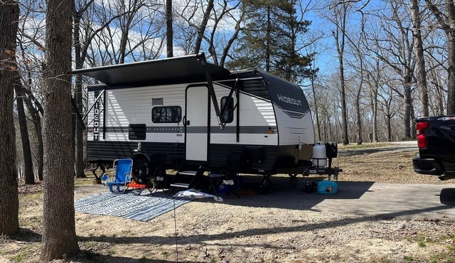 ATTENTION SNOW BIRDS nCozy RV nSet up in Florida . You must purchase campsite