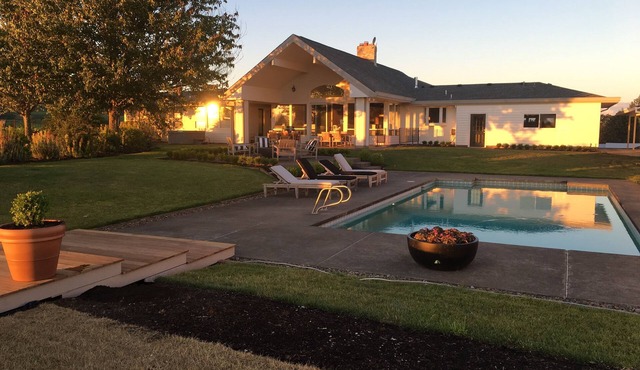 AtTheJoy- A Luxury Wine Country Retreat