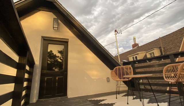 Attic apartment in RiNo/Five points. 5min away from Train station