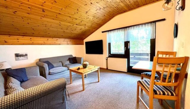 Attic apartment with fantastic mountain views for 1-4 people