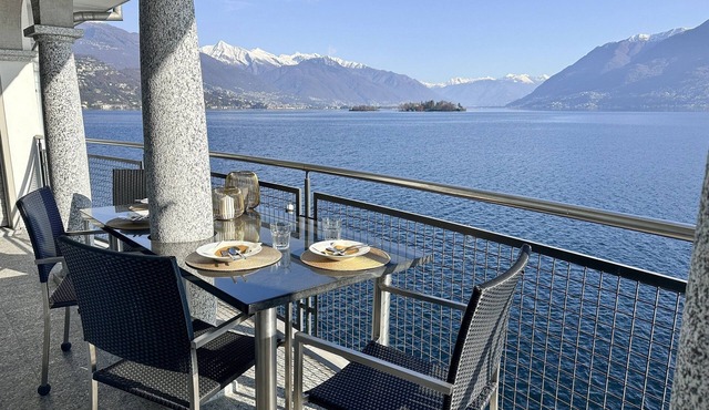 Attic vacation apartment directly on the lake with panoramic views and private beach