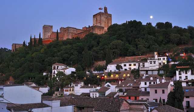 Attic, With Terrace And Rooms With Spectaculars Views To The Alhambra