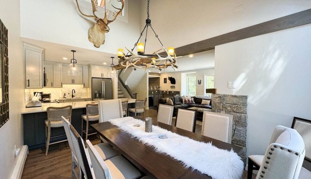 Attitash Heights | Ski in/out Getaway with Pool