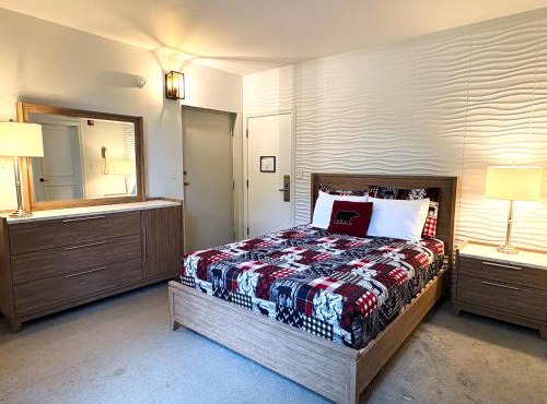 Attitash Hotel Room-AC, Pool, Hot Tub, Storyland