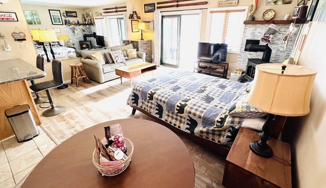 ATTITASH STUDIO🌟MOUNTAIN VIEW🌟STORYLAND🌟 POOLS🌟 NEWLY REMODELED