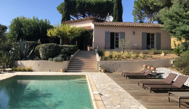 Attractive 4 bedroom villa with large pool and spacious grounds near St Tropez
