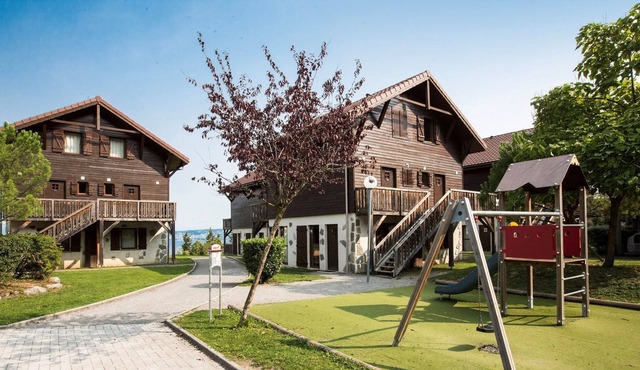 Attractive apartment on Lake Geneva side