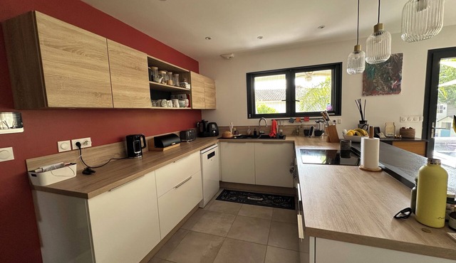 Attractive contemporary house with all amenities within walking distance.