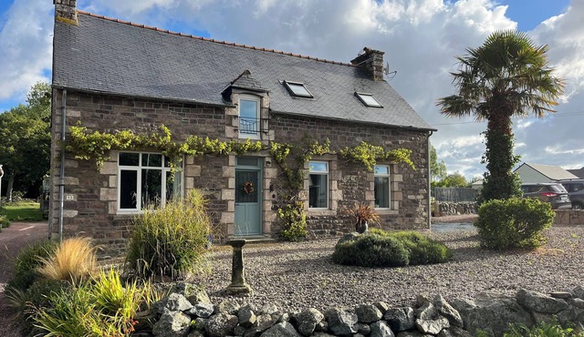 attractive cottages in a quiet hamlet, close to beautiful sandy beaches