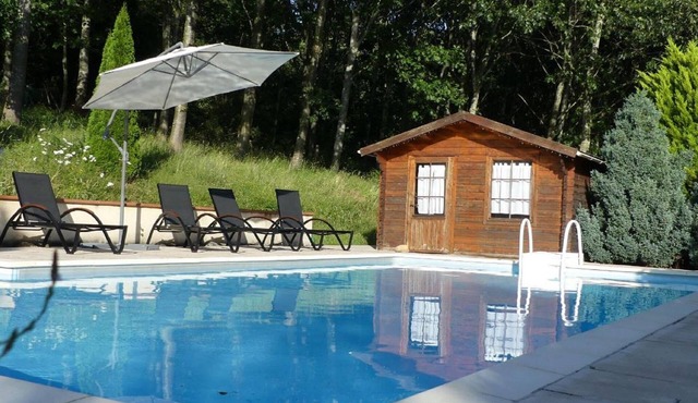 Attractive holiday home with garden