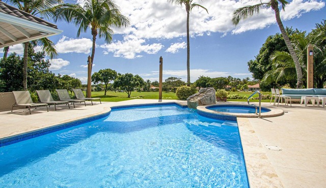 ATTRACTIVE RATES JUST REMODELED - Near Beach 4 BD Amazing Golf View Villa