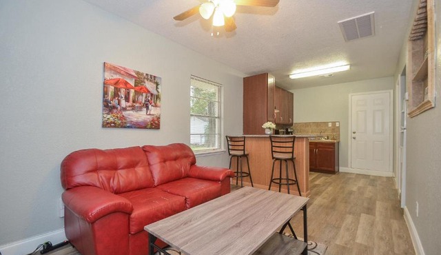 Attractive Suite by Memorial City Mall, W Houston