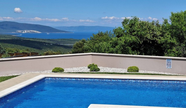 Attractive villa with stunning weiw on sea/pool/landscape -Best offer in July