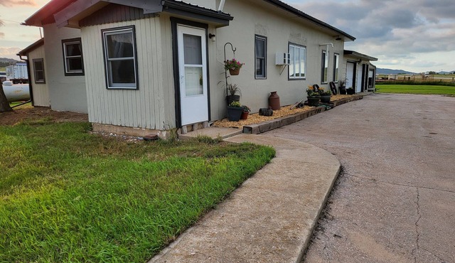 ATV Dream, 2bedroom home, 2 car garage, national forest trails & trailer parking
