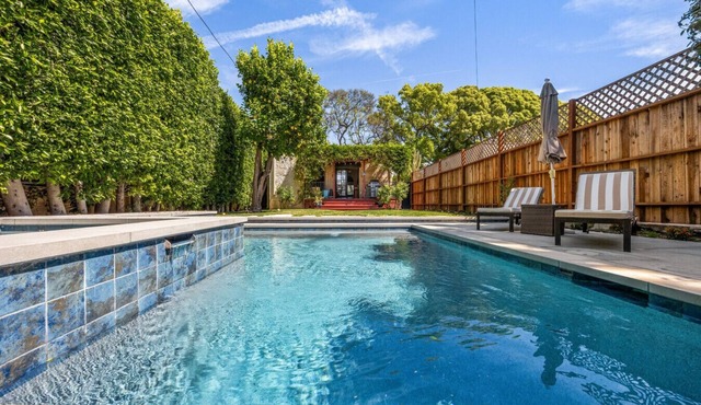 Atwater Oasis w/Pool and HotTub very Walkable Area