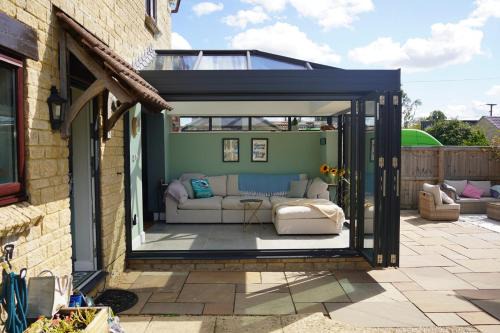 Atworth Haven: 4-Bed Home with Garden