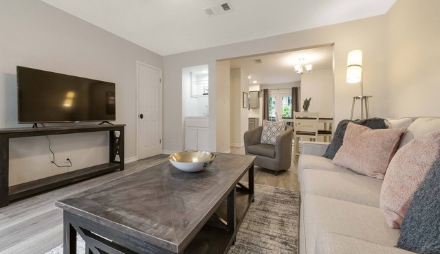 ATX 2-bedroom townhome