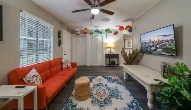 ATX Casa Feliz Bnb ~ Near SoCo Nest and Westgate