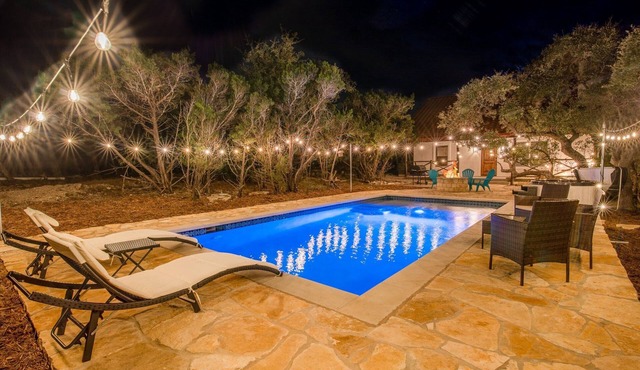 ATX Hideaway - Heated Pool/Jacuzzi/Firepit/Sleep 14