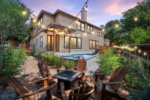ATX Oasis - Pool - Hot tub - Firepit - Billiards