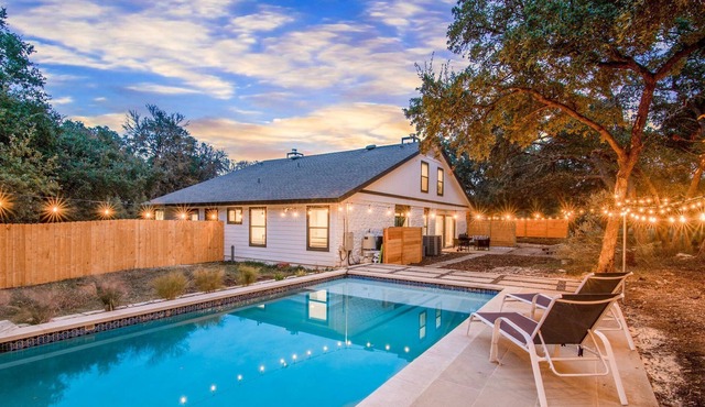 ATX Paradise l Heated Private Pool & Spa