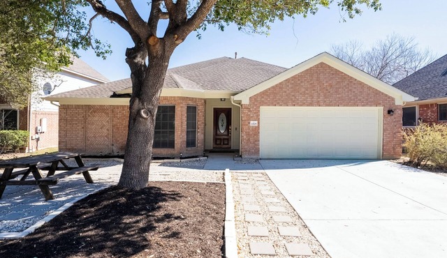 ATX Stay & Play ! 10 Beds Grill Hot Tub Pool Table Ping Pong