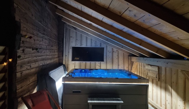 Atypical house for 2 with private jacuzzi