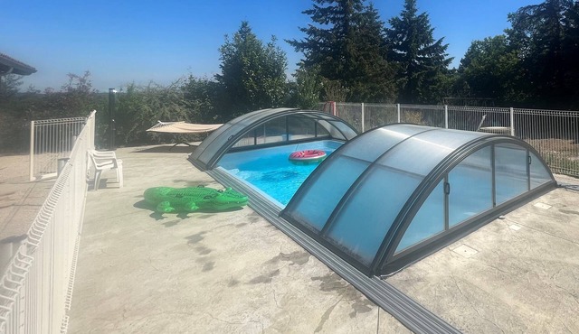 ATYPICAL GITE WITH COVERED SWIMMING POOL in summer
