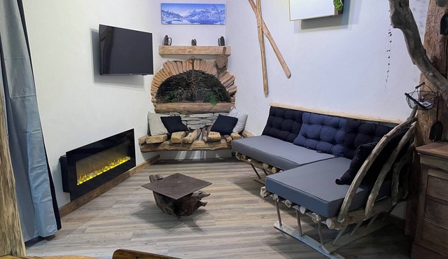 Atypical apartment at the crossroads of the valleys close to all amenities