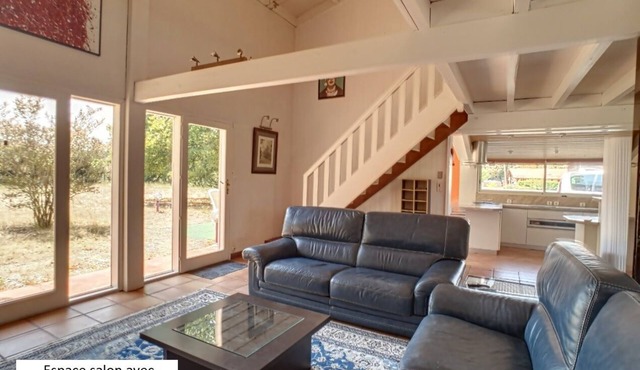 Atypical, bright house on the edge of a forest, ideal for a large family.
