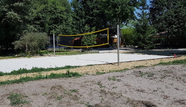 Atypical chalet close to the pool and activities