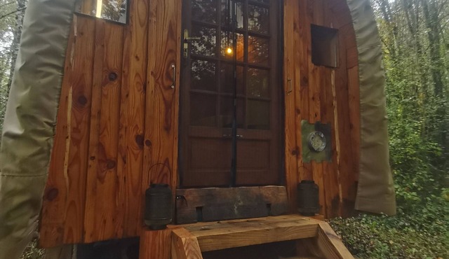 Atypical, comfortable 4-season caravan.