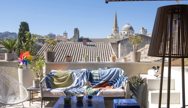 Atypical house in the heart of the village