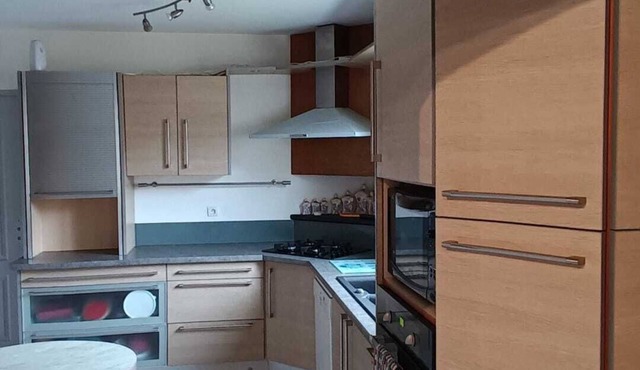 Atypical house between land, sea and forest